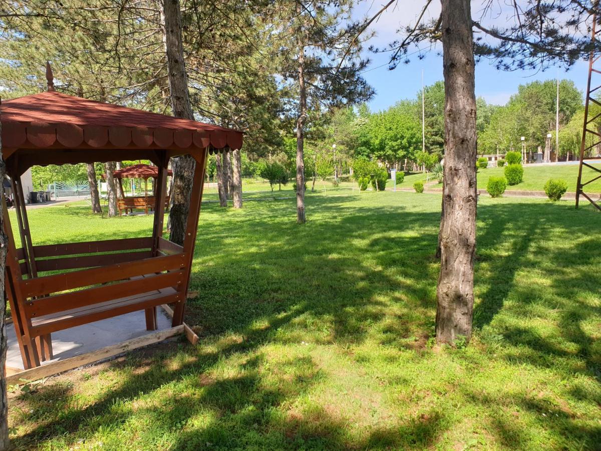 Paradise Park Polski Trŭmbesh Exteriér fotografie